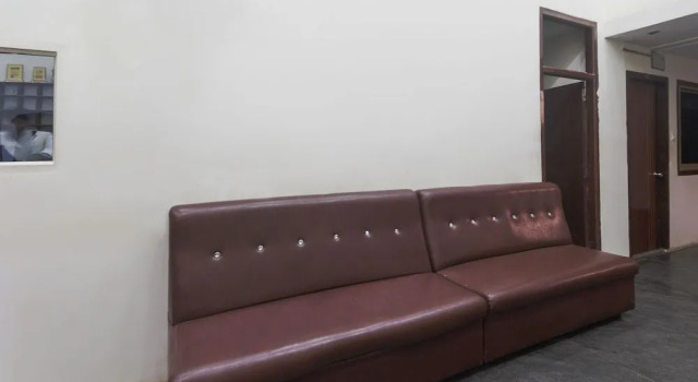 OYO 47565 Hotel Cm Residency