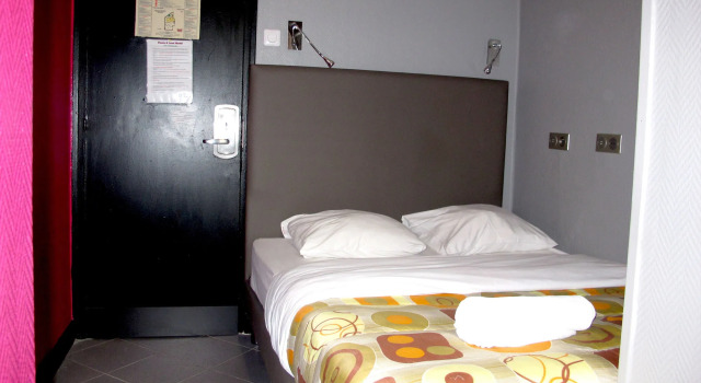 Peace & Love - Hostel