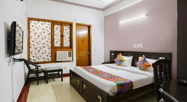 Люкс Luxury Fabhotel Traika Inn