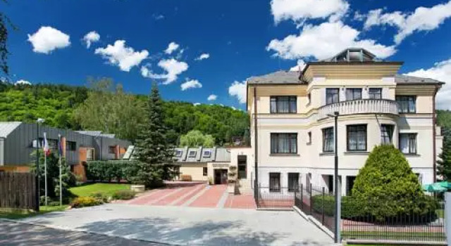 Hotel Samechov, Book Hotel Chocerady 