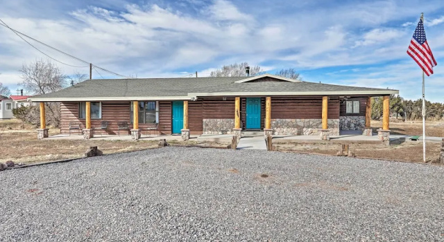 Коттедж 'the Eagar House' White Mountains Gem w/ Views!