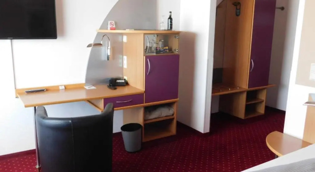 Одноместный номер Standard с балконом Hotel KonradP Holzkirchen