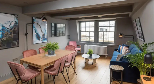 Апартаменты с видом на город Hiding Space - Trim Street Apartments