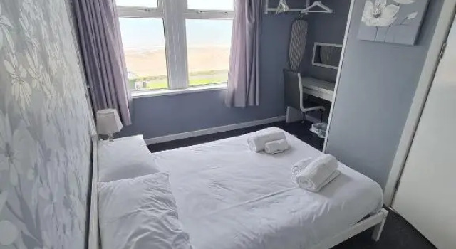 Семейный номер Standard с видом на море Queens Plaza Hotel