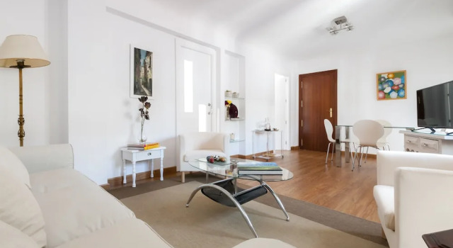 Beautiful Reformed Apartment for 3 pax Atico Velarde, Забронировать Апартаменты/квартира Апартаменты Севильи, рядом с Мост Триана, Апартаменты/квартира