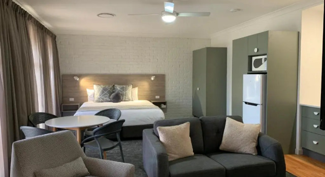 Люкс Hamilton Henry Parkes Motor Inn