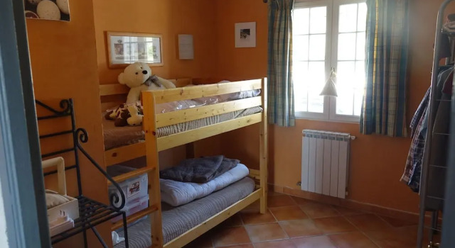 Detached Villa Situated Between the Vineyards and Views of the Mont Ventoux