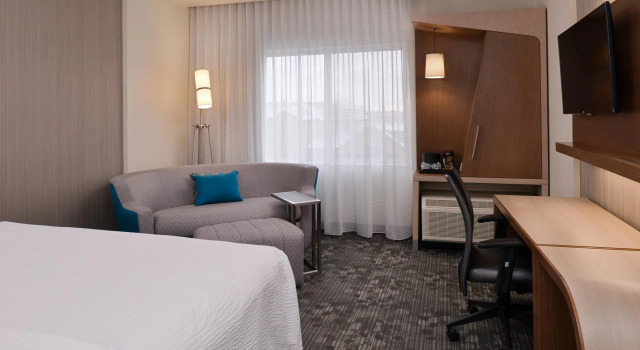 Двухместный номер Standard Courtyard by Marriott Toledo North