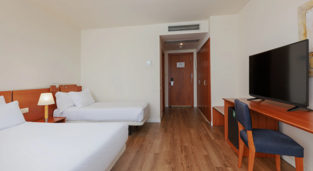 Трёхместный номер Classic Sercotel Arrahona Sabadell