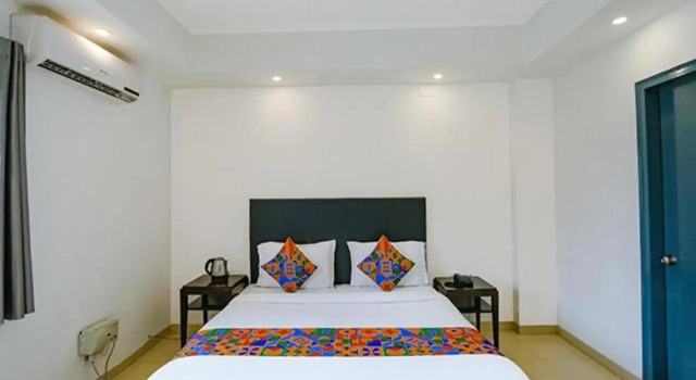 FabHotel Golf Luxury - 10 Min From Sector 42-43 Rapid Metro Station