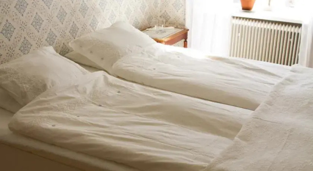 Kroksta Gård, Rezervați Hotel Bälinge 