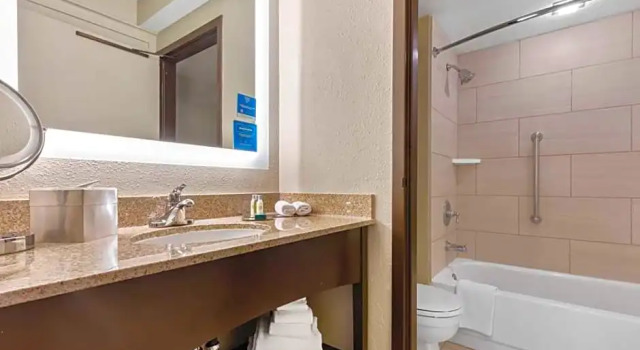Полулюкс Standard DoubleTree by Hilton Hotel Park City - The Yarrow