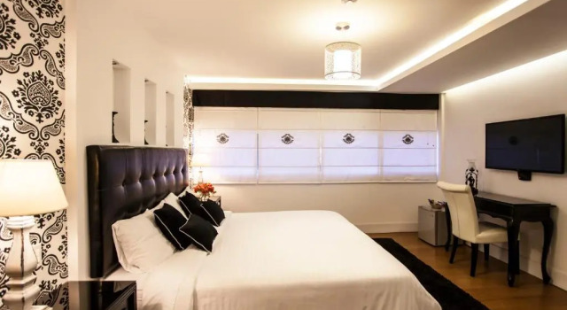 Полулюкс IFE Boutique Hotel