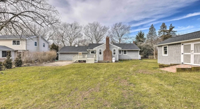 Коттедж Mattituck Home w/ Fireplaces - Near Wineries