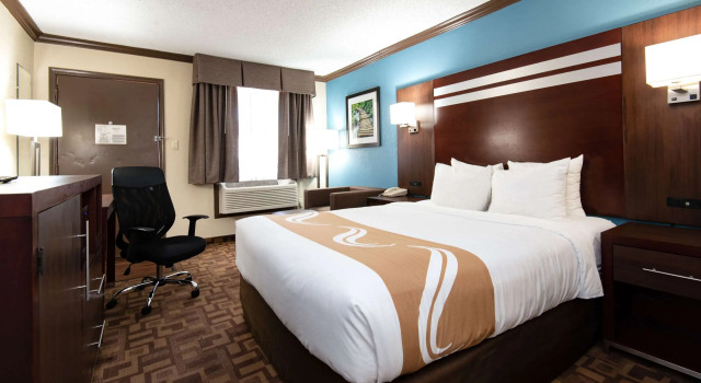 Двухместный номер Standard Quality Inn & Suites Quakertown-Allentown