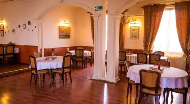 Guesthouse Karibo, Rezervovat Hotel Hotely v Sombor se snídaní, Snídaně