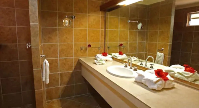 Одноместный люкс Pacific Gardens Hotel