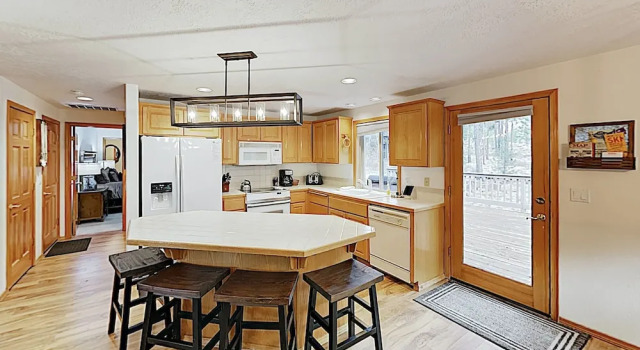 Tranquil North End Gem W/ Hot Tub & Bikes 5 Bedroom Home
