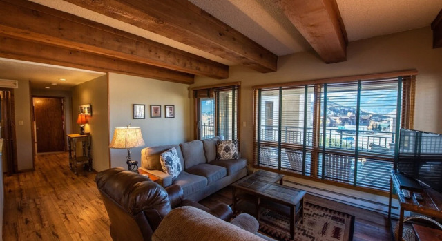Plaza 4PK PZ136 - 2 Br Condo