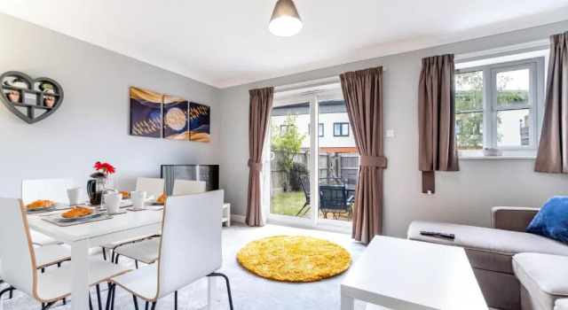 Sovereign House - by TJ Serviced Property