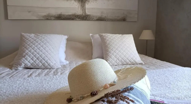 La Ferme Les Eybrachas, Prenota Bed & breakfast Hotel a Alvernia con parcheggio, Parcheggio