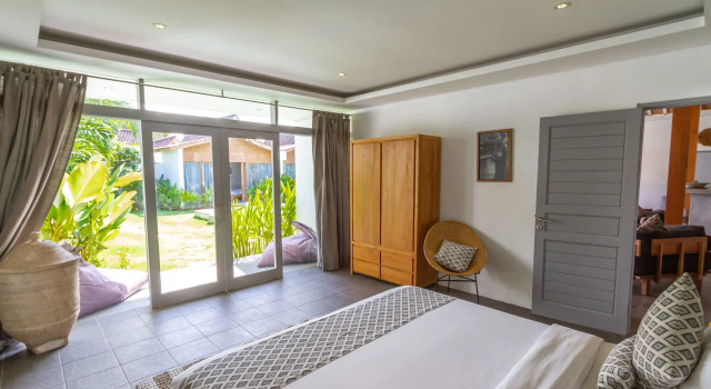Villa Nahema - 4BR Villa in Seminyak Next to the Beach, Забронировать Вилла Виллы провинции Бали, Вилла