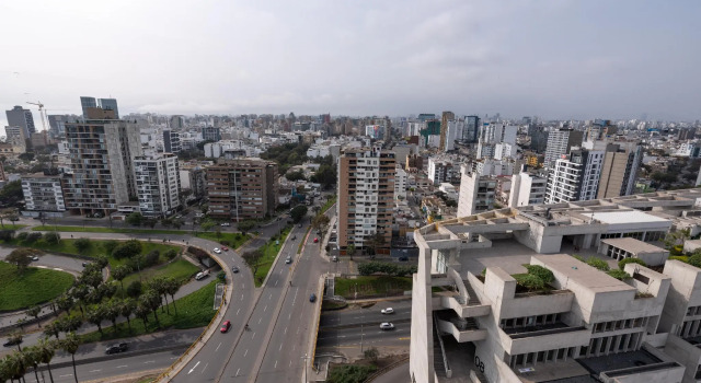 Simply Comfort. Panoramic Ocean Views with Rooftop Pool, Buchen Sie Ferienwohnung Hotels in Provincia de Lima mit Pool, Schwimmbad
