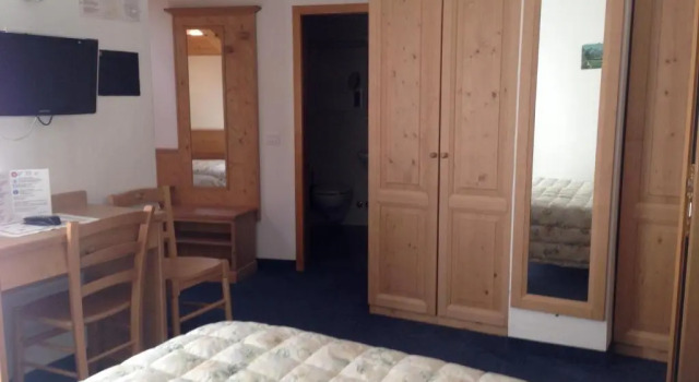 Четырёхместный номер Standard с балконом Liz Hotel & Apartments