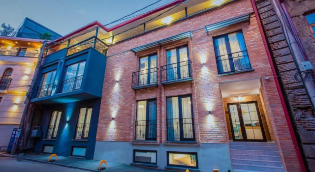 Номер Standard Отель Central Gate Tbilisi Boutique Hotel