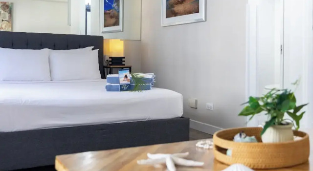 Двухместный номер Standard с балконом и с видом на город Cozy Studios at Aloha Surf Close to Waikiki Beach