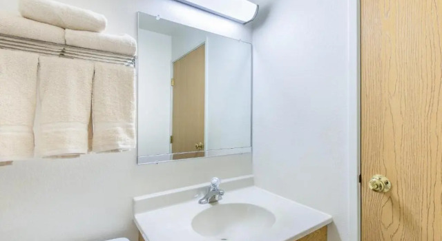 Номер Standard Super 8 by Wyndham West Middlesex/Sharon Area