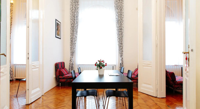 Студия Maverick Apartments