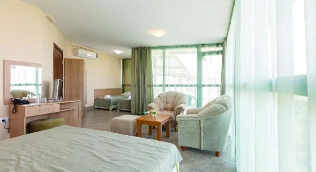 Семейный номер Standard с балконом Hotel L&B- Free parking