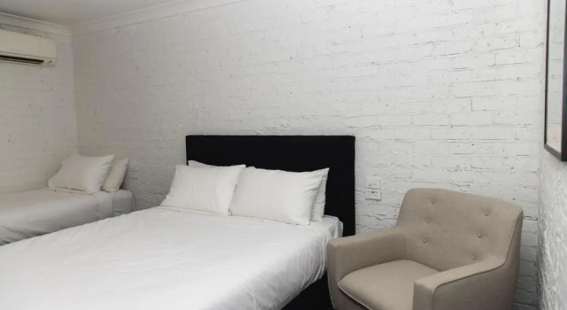 Четырёхместный номер Standard Lakeview Hotel Motel