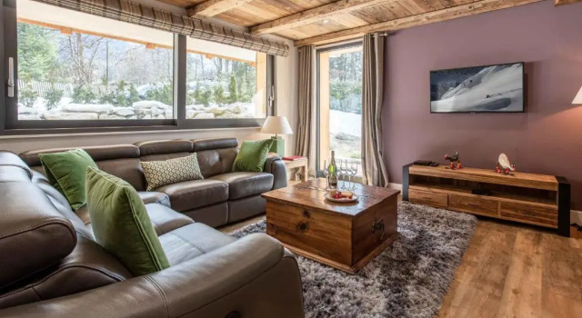 Chalet des Amis appt 1 - Chamonix All Year, Забронировать Шале Отели Долины Шамони с парковкой, Парковка