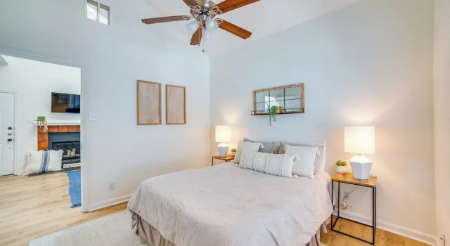 3 Mi to Downtown Dallas: Sleek Condo w/ Patio