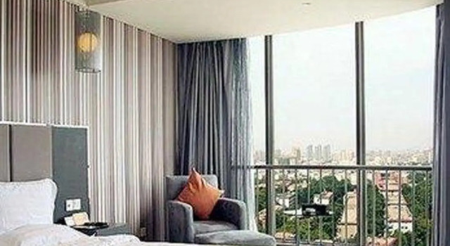 Wuhan Zhuo Yue Holiday Hotel, Varaa Hotelli Hongshan District 