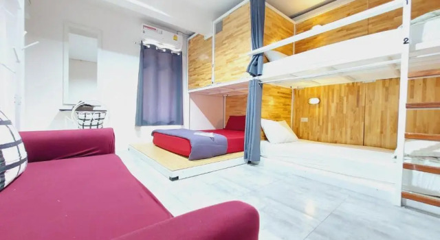 Кровать в общем номере Neat Hostel