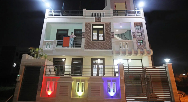 OYO 4096 Hotel Divyanshi