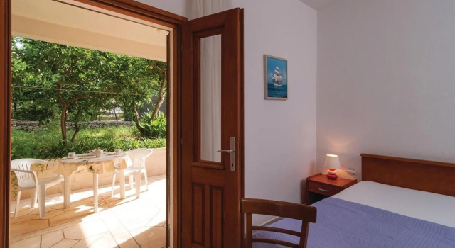 Amazing Apartment in Supetar With 1 Bedrooms and Wifi, Prenota Appartamento San Pietro di Brazza 