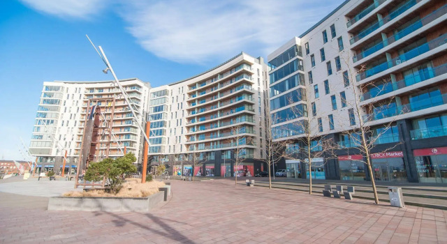 Dream Apartments - Titanic Arc