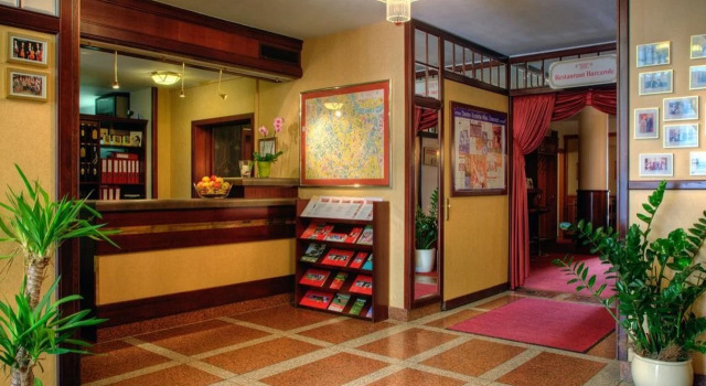 Theaterhotel & Suites Wien, Забронировать Отель Отели Вены с парковкой, рядом с Volkstheater, Парковка