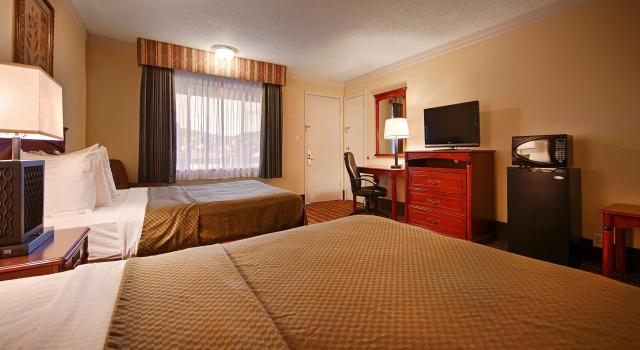 Четырёхместный номер Standard Best Western Garden Villa Inn