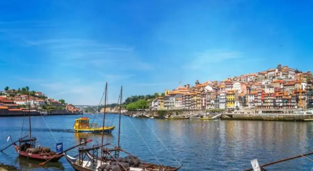 Апартаменты Apartment in Porto with balcony