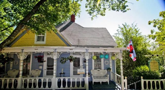 Chantilly Lace Inn