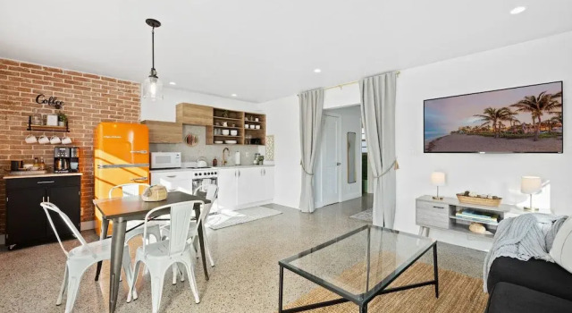 Номер Standard Modern Downtown Bungalow