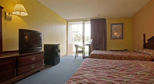 Americas Best Value Inn Dillon, Забронировать Отель Отели Южной Каролины с бассейном, Бассейн