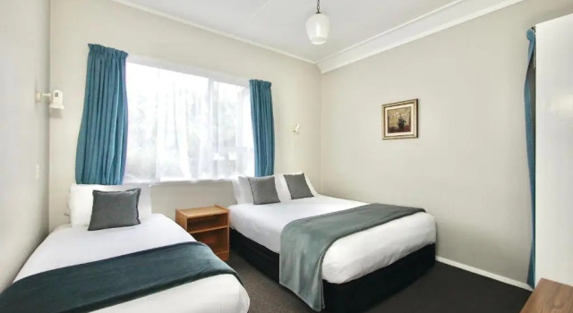 Апартаменты с 2 комнатами Riverlodge Motel