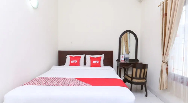 Oyo 1680 Dahlia Guesthouse, Book Hotel Umbulharjo 