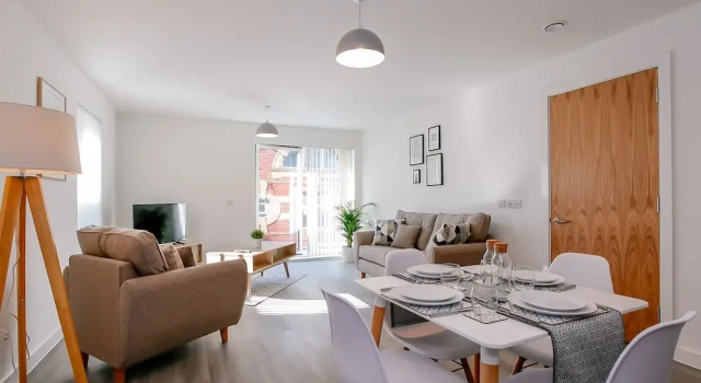 Апартаменты Superior с 2 комнатами с балконом Hilltop Serviced Apartments- Northern Quarter